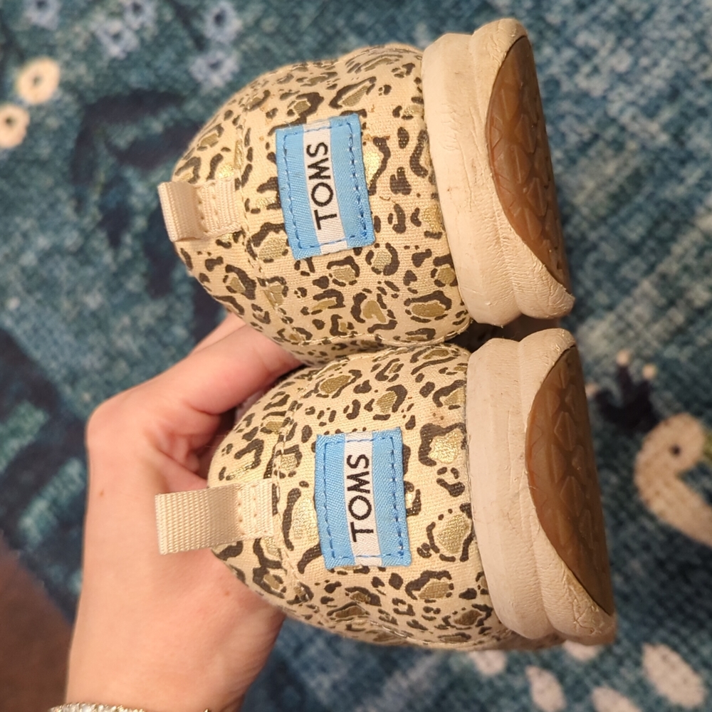 EUC Toms cheetah print sneakers size 8 - Picture 5 of 7